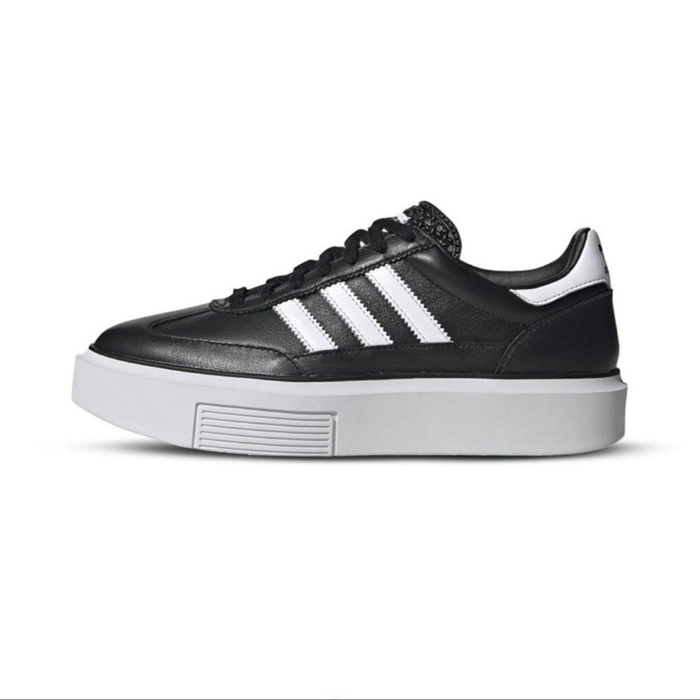 NEW! ADIDAS SLEEK SHOES🌸